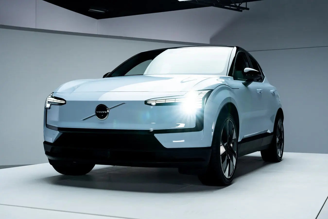 Exploring the Compact Luxury: The Volvo EX30 Small SUV