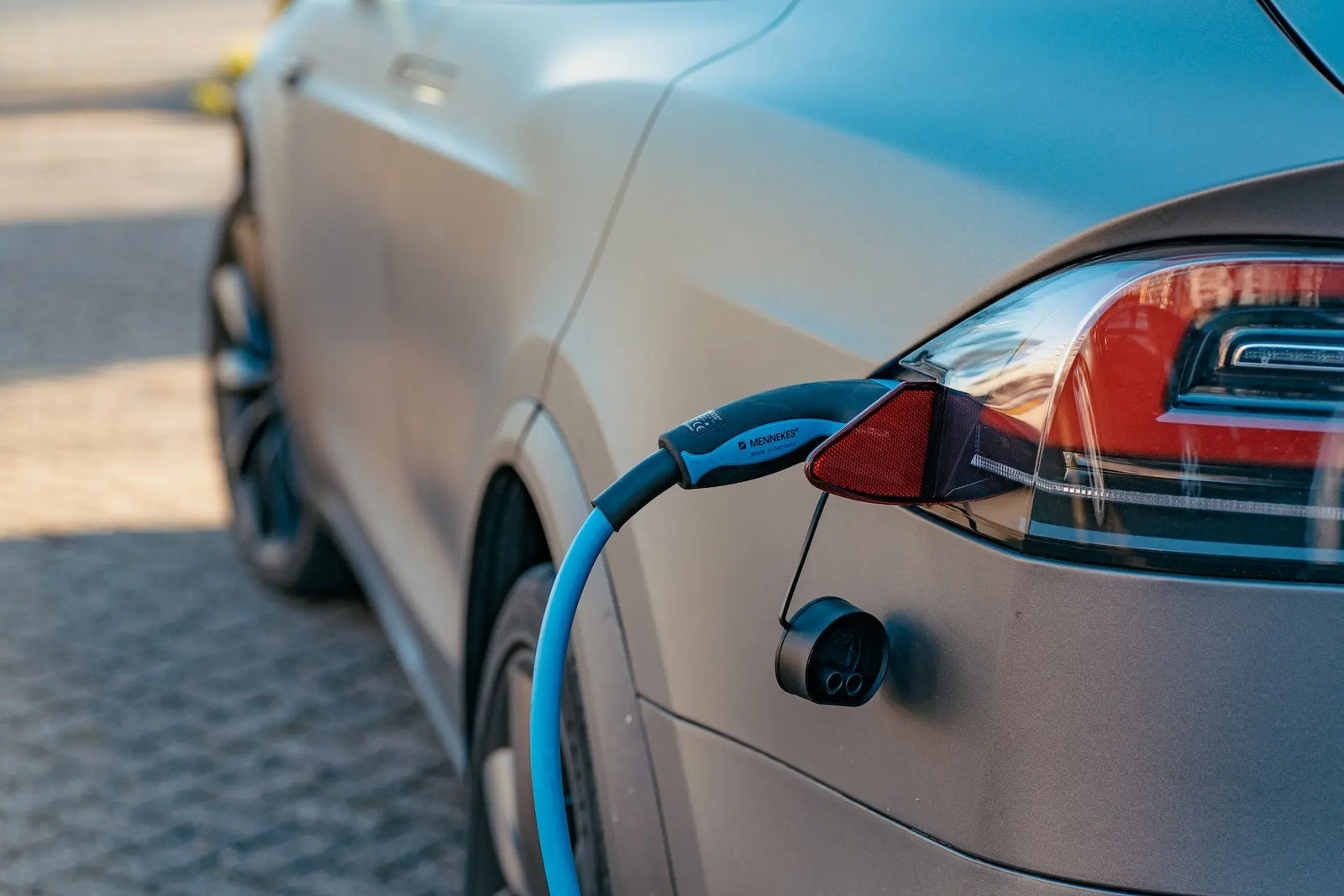 Jeremy Hunt Looks to Tax Electric Cars to Fill £35bn black hole